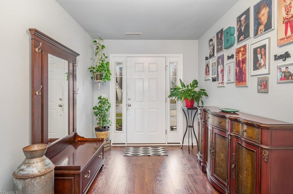 5013 Long Branch Dr, Kernersville NC  27284-7396 exterior