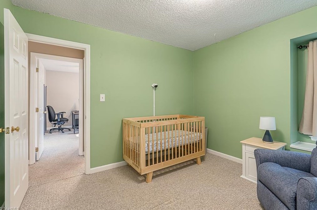 4006 King Edward Ct, Greensboro NC  27455-2580 exterior