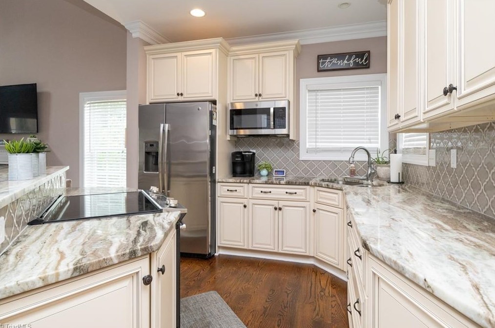 105 Sunstone Ct, China Grove, NC 28023-8333