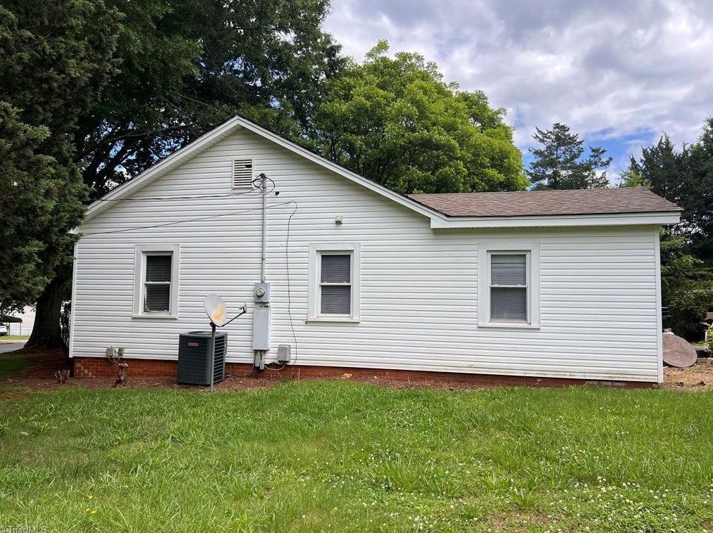 29624 Lakeside Dr, Albemarle NC  28001-7325 exterior