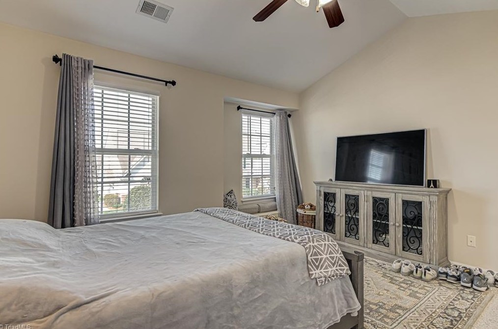 212 Nighthawk Pl, Greensboro NC 27409-9128 exterior