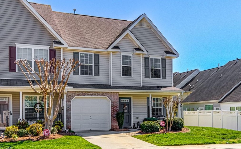 212 Nighthawk Pl, Greensboro, NC 27409-9128