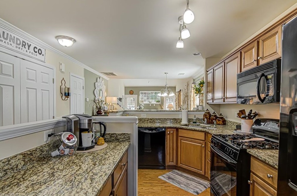 212 Nighthawk Pl, Greensboro NC 27409-9128 exterior