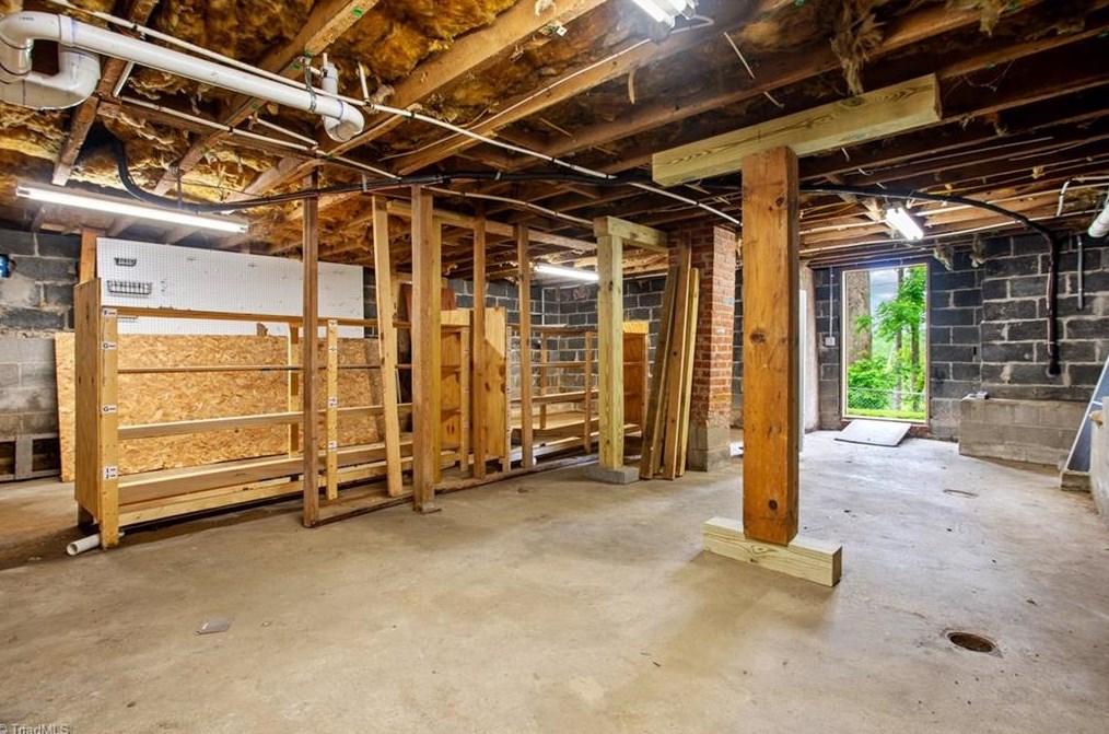 148 Frst Hl Dr, Elkin NC  28621-2305 exterior