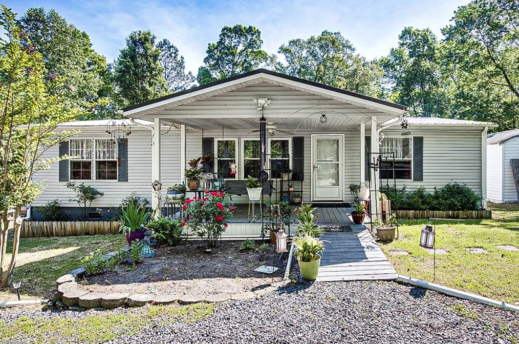 145 Buck Mountain Dr, Uwharie, NC 27371-9110