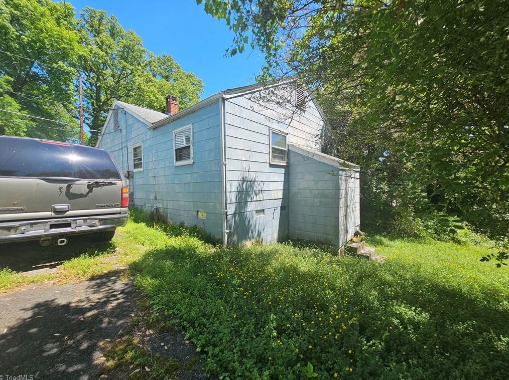 1820 Larkin St, Greensboro, NC 27406-3147