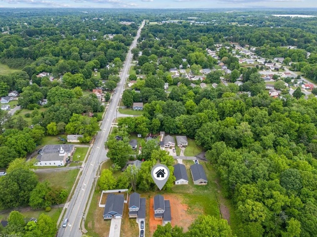 3905 Huckabee Dr, Greensboro NC  27405 exterior