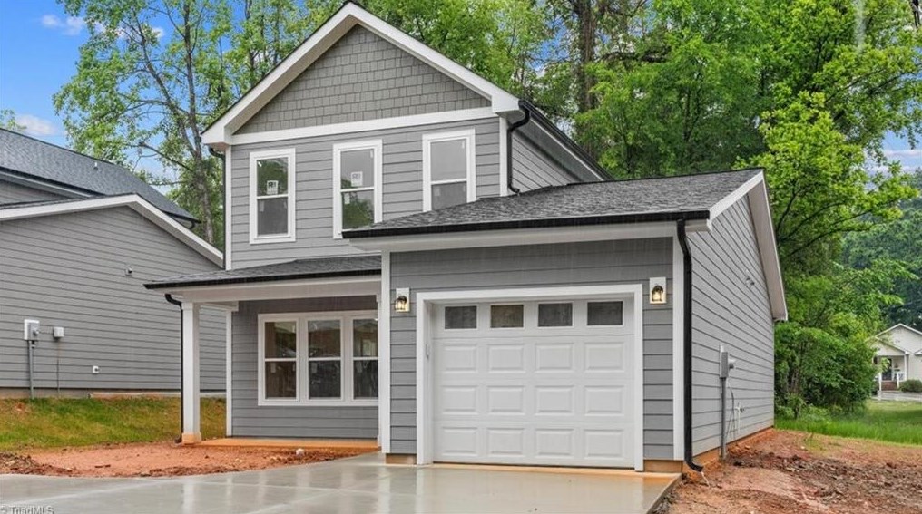 3905 Huckabee Dr, Greensboro, NC 27401-4723