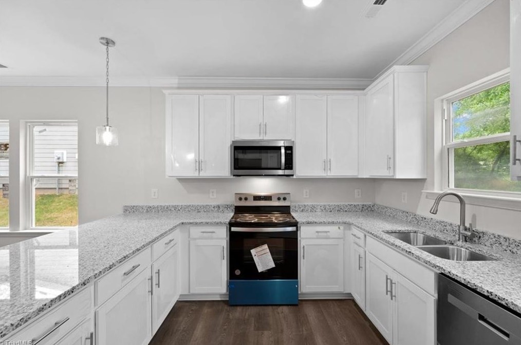 3905 Huckabee Dr, Greensboro NC  27405 exterior