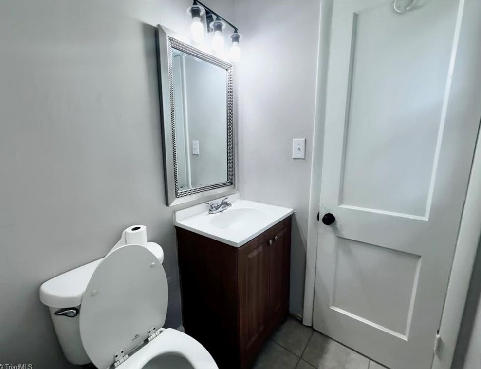 2517 Hilburn Dr, High Point NC 27260-5844 exterior