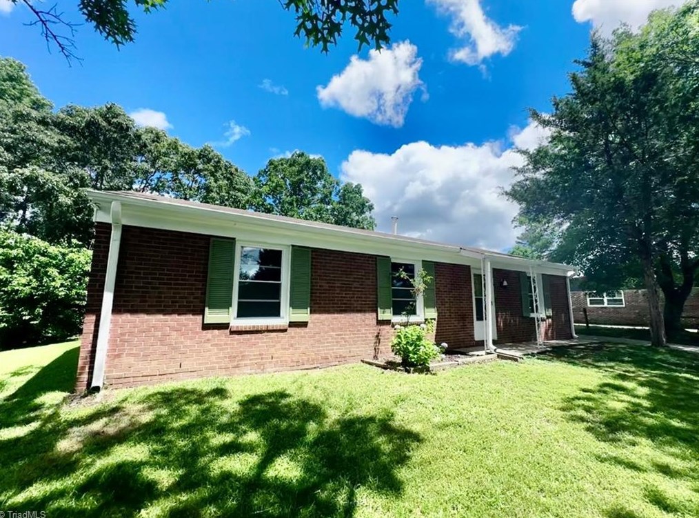 2517 Hilburn Dr, High Point, NC 27260-5844