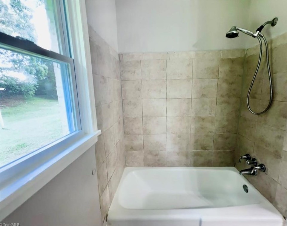 2517 Hilburn Dr, High Point NC 27260-5844 exterior