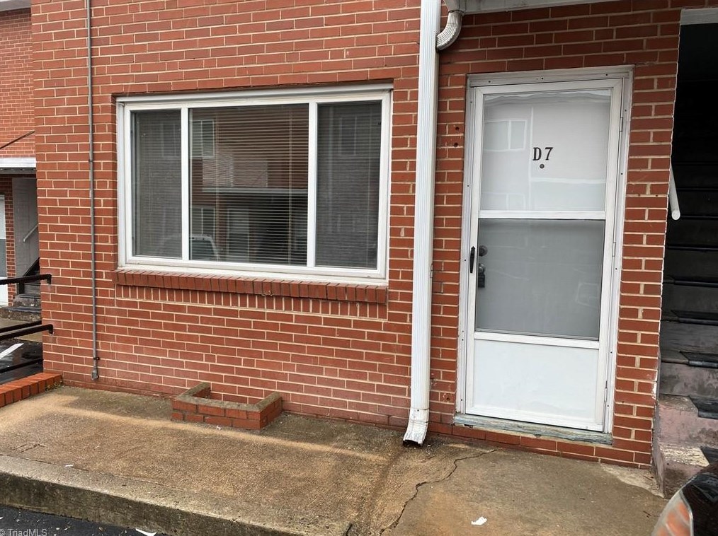 1902 Queen St #d7, Winston Salem, NC 27103