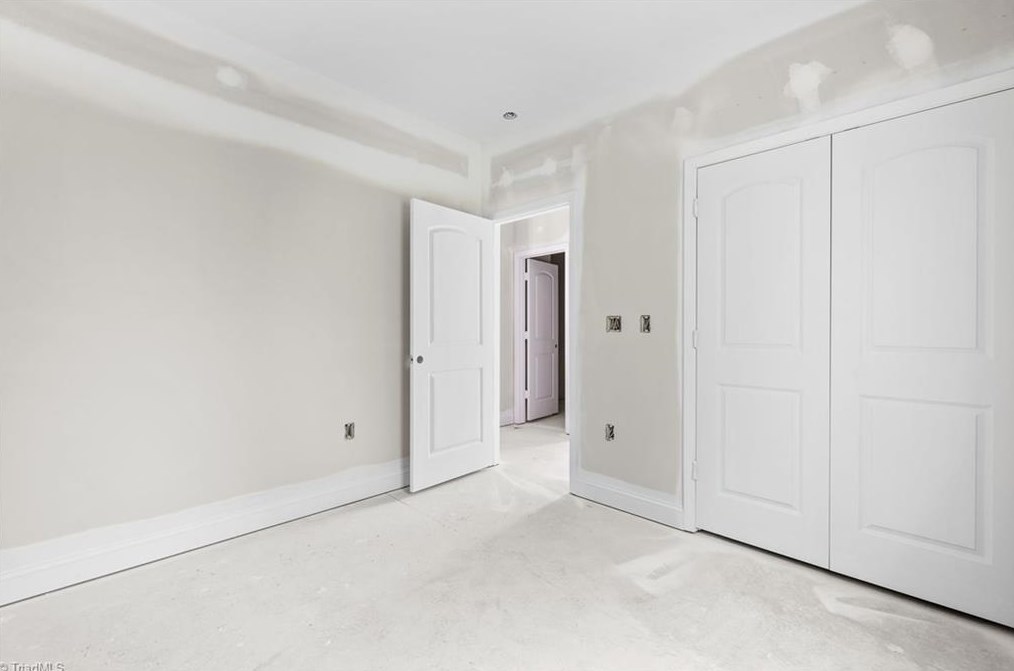 911 Sharon St, High Point NC  27260-7631 exterior