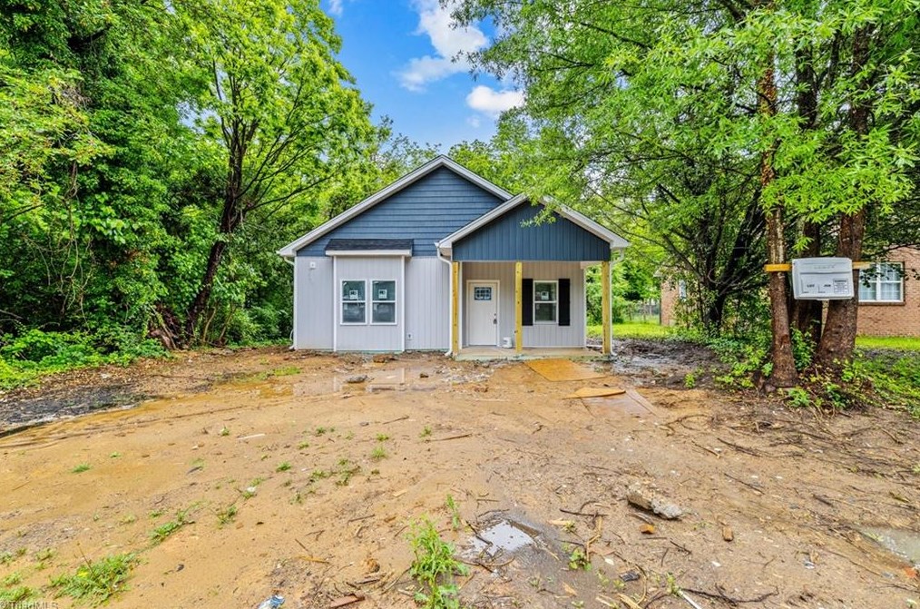 911 Sharon St, High Point, NC 27260-7631