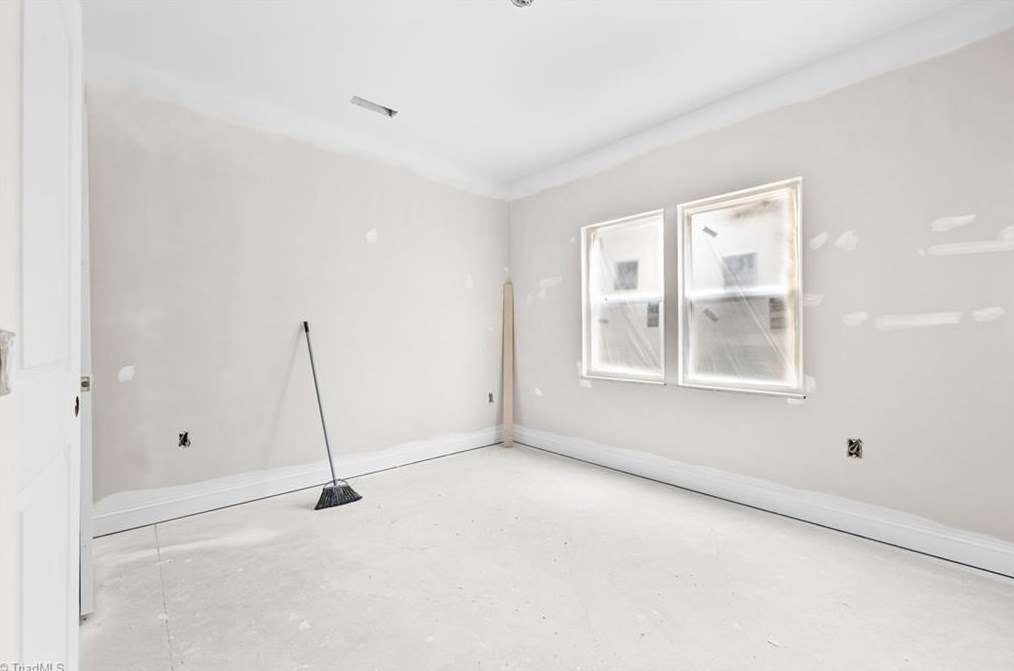 911 Sharon St, High Point NC  27260-7631 exterior