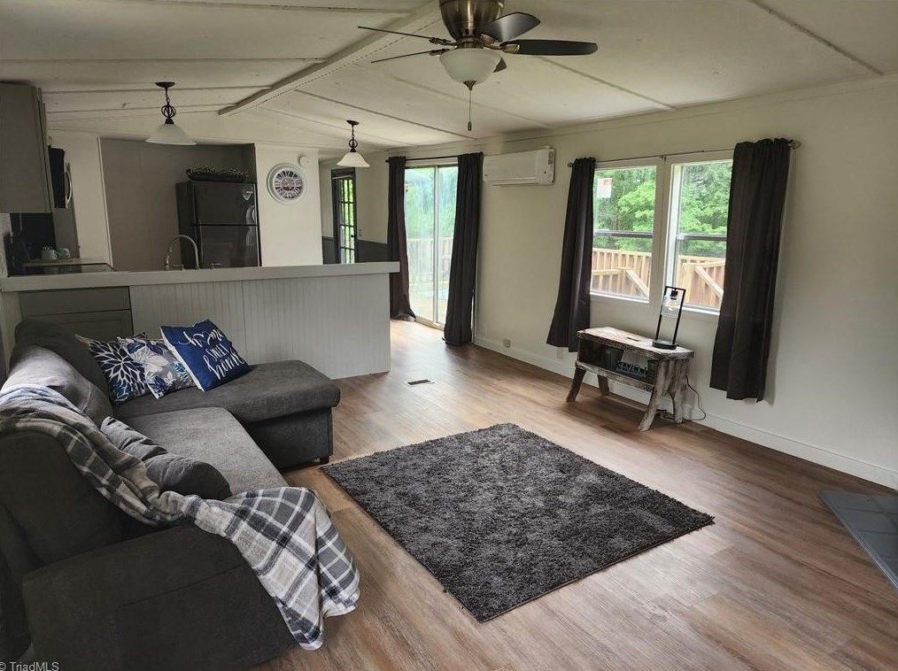 376 Kudzu Creek Trl, Siloam, NC 27047-9322