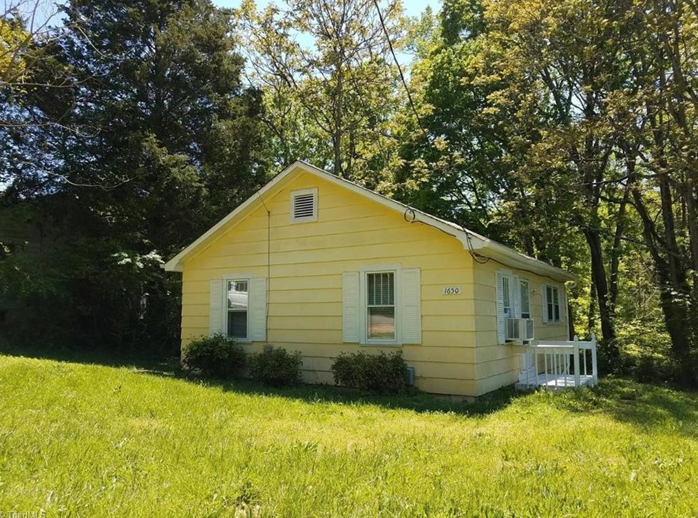 1650 Advent St, Winston Salem, NC 27127-7545