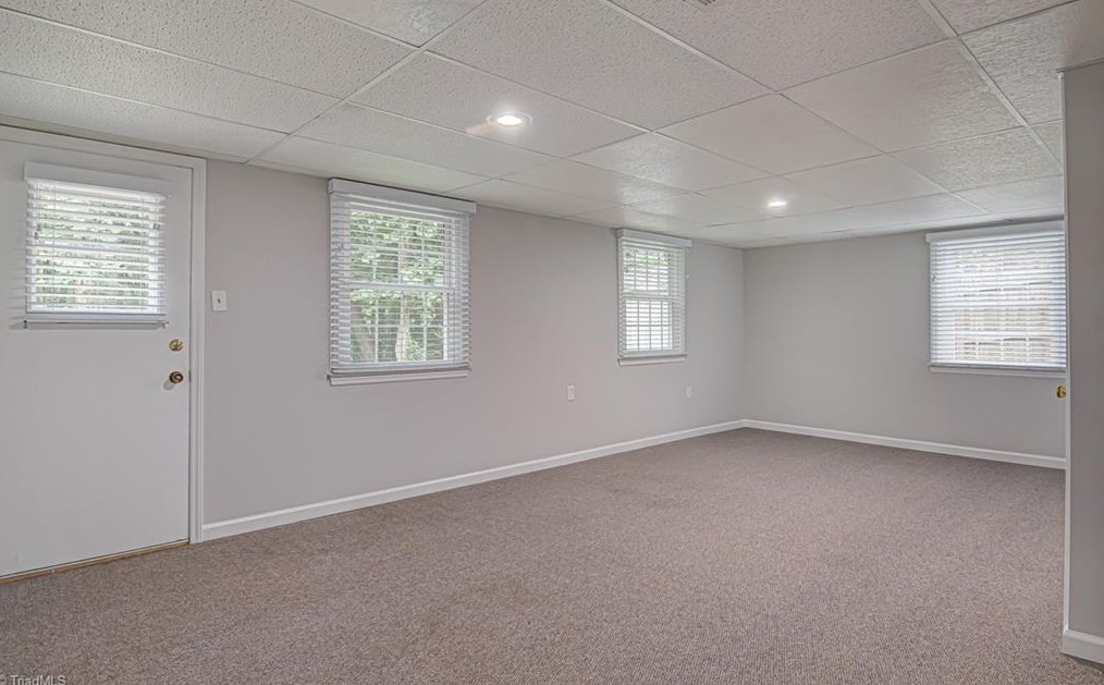 2708 Asbury Ter, Greensboro NC 27408-3610 exterior