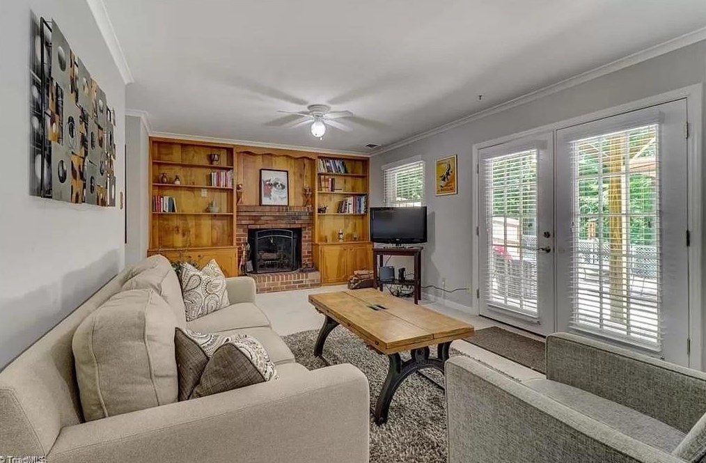 2708 Asbury Ter, Greensboro NC 27408-3610 exterior