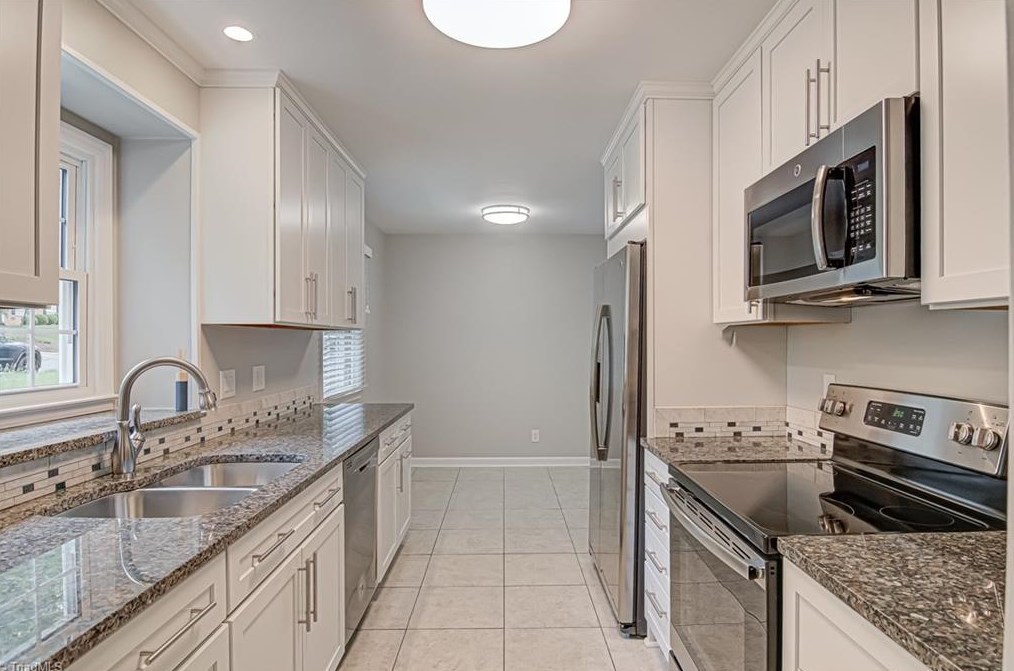2708 Asbury Ter, Greensboro, NC 27408-3610