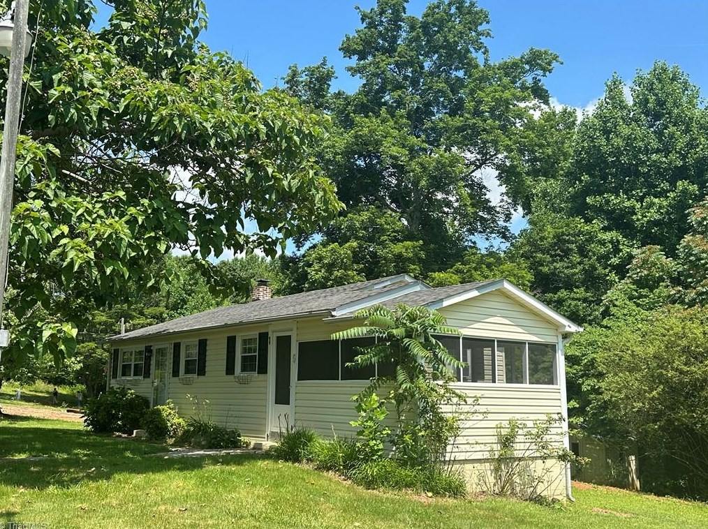 5486 River Rd Liberty Grove Rd, North Wilkesboro, NC 28659
