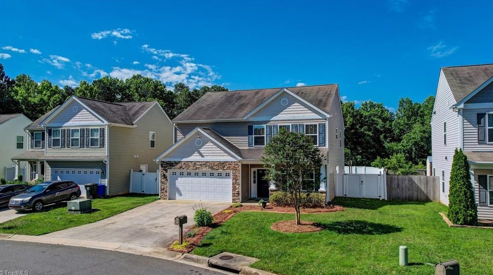 1402 Copper Cir, Mebane, NC 27302-6021