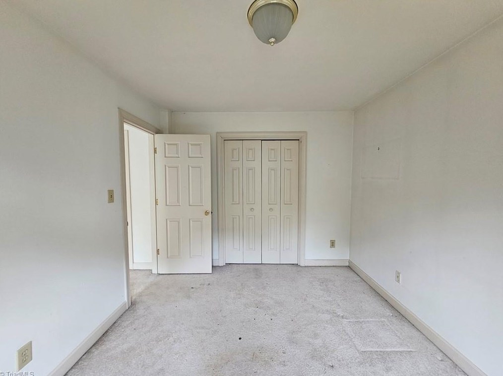 2405 Bambi Ln, Kernersville NC  27284-8091 exterior