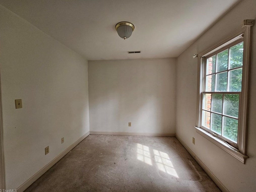 2405 Bambi Ln, Kernersville NC  27284-8091 exterior