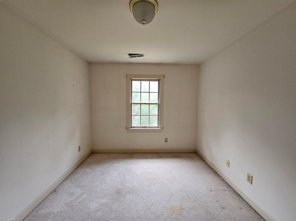 2405 Bambi Ln, Kernersville NC  27284-8091 exterior