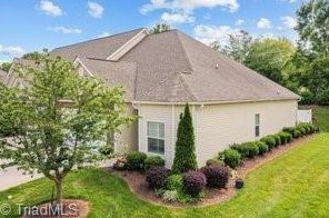 613 Village Lake Dr, Mebane NC  27302-8869 exterior