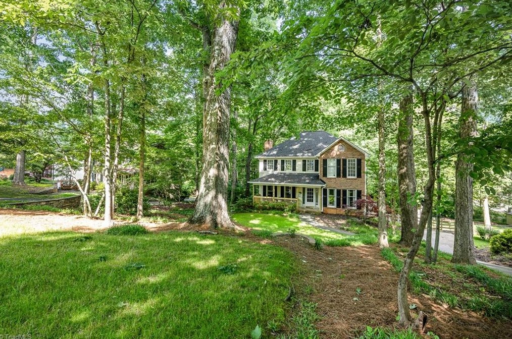 5213 Bridge Pointe Dr, Clemmons, NC 27012-8237