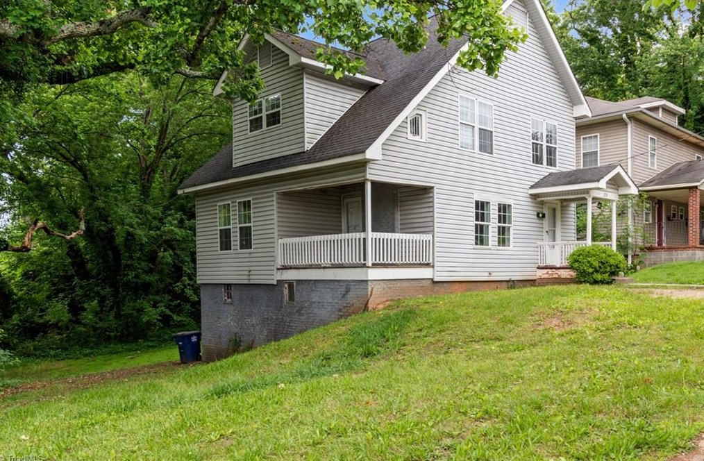2218 Greenway Ave, Winston Salem, NC 27105-5121