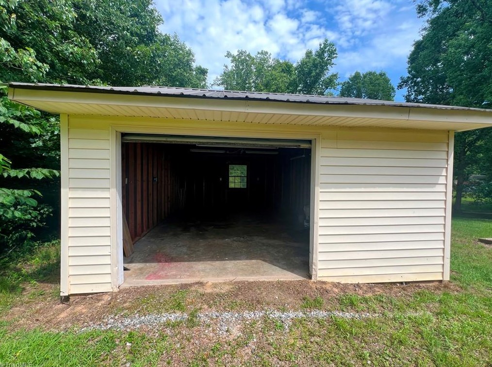 2745 Gideon Grove Church Rd, Stokesdale NC  27357-8071 exterior