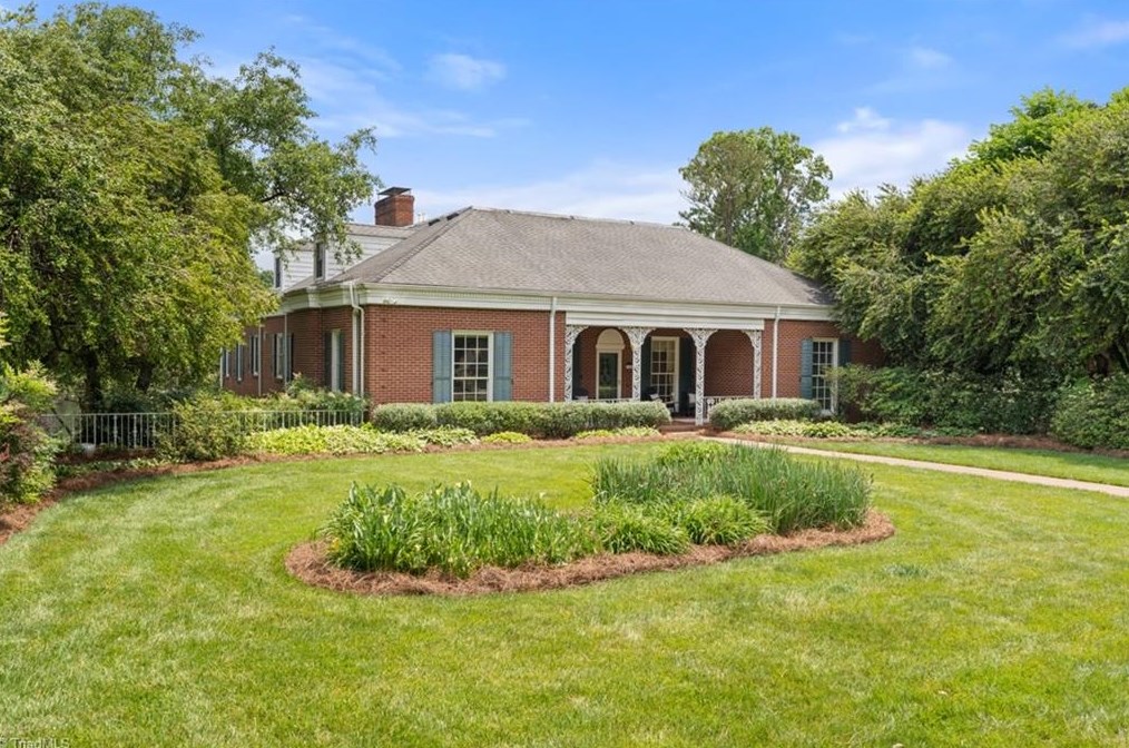 3935 Springlake Ct, Clemmons, NC 27012-9161