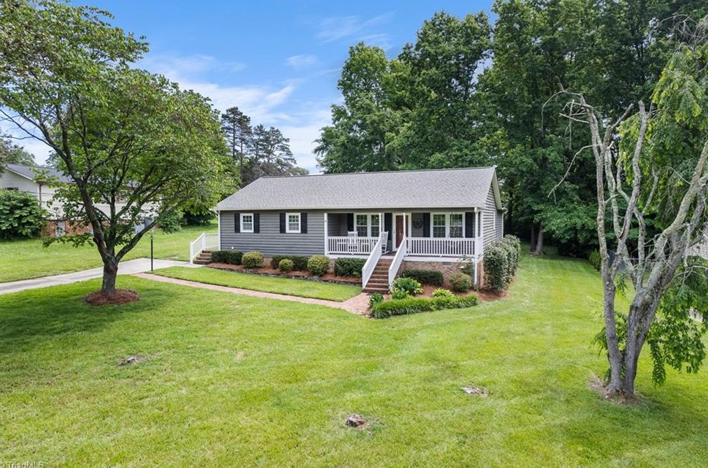 189 Quail Ln, Thomasville, NC 27360-7326