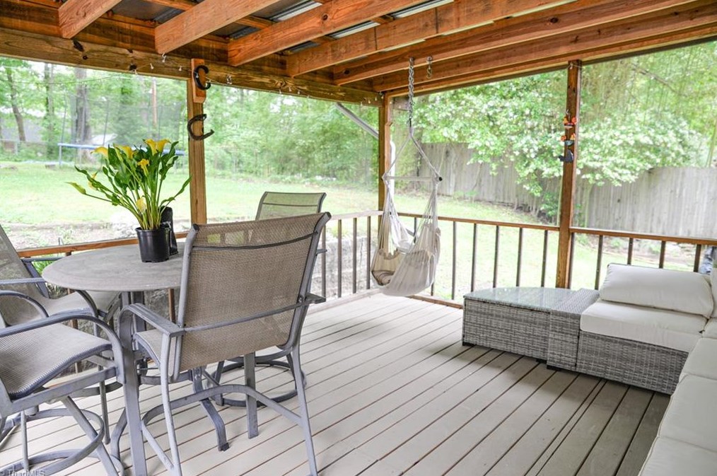 1912 Fox Creek Ct, High Point NC  27265-1498 exterior