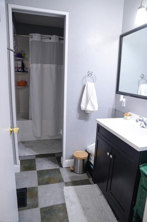 1912 Fox Creek Ct, High Point NC  27265-1498 exterior