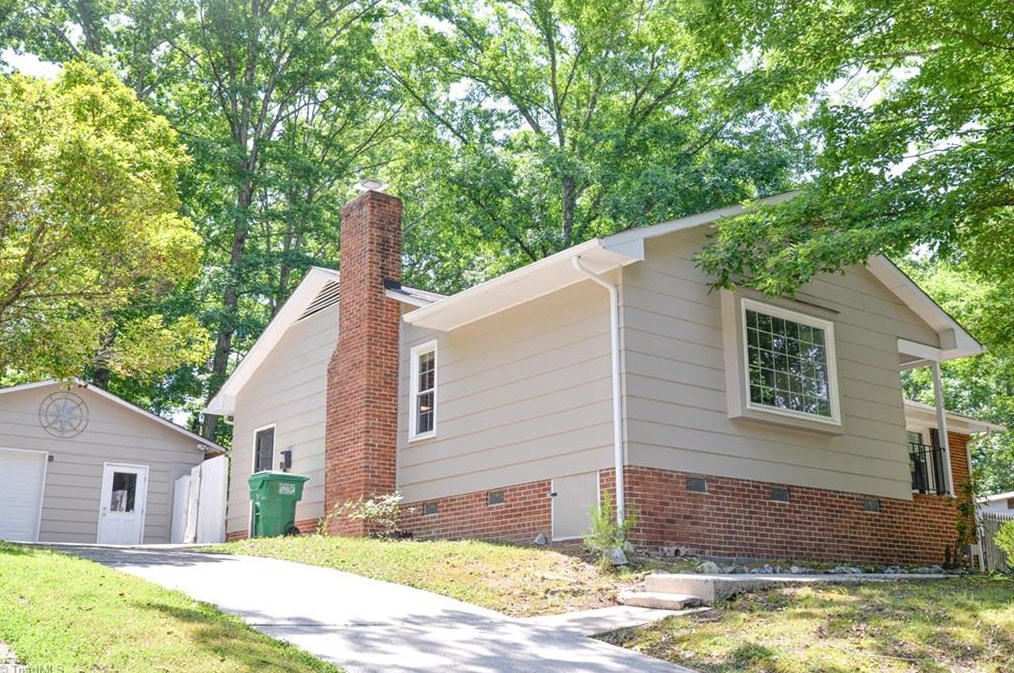 1912 Fox Creek Ct, High Point NC  27265-1498 exterior