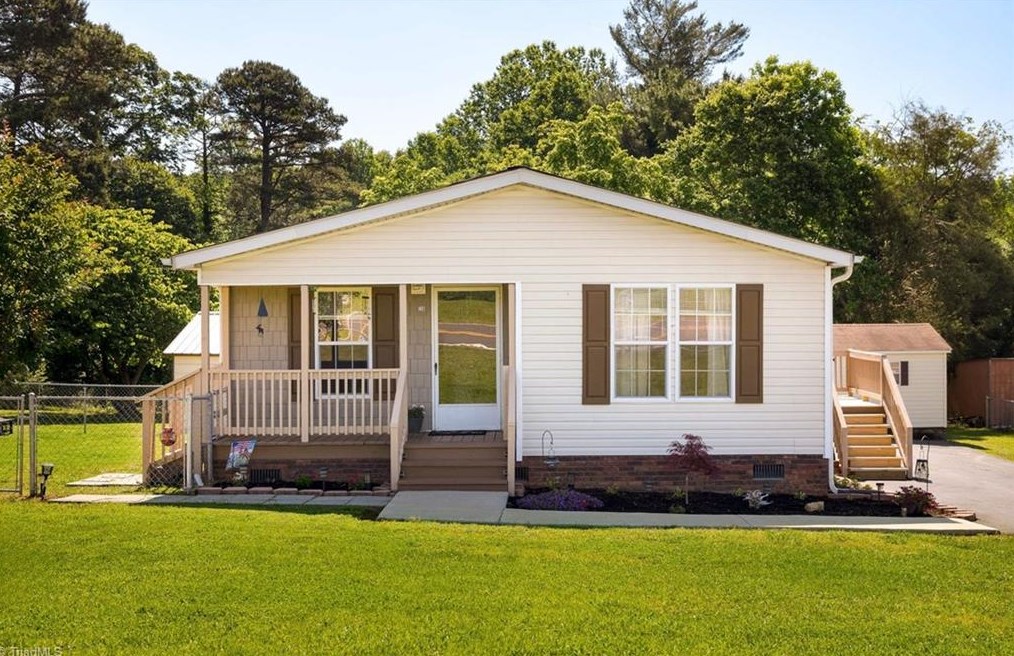 738 Rockway Dr, Lexington, NC 27295-5591