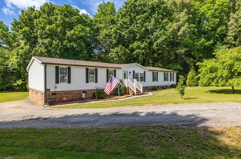 480 Bradstone Dr, Winston Salem, NC 27107-6255