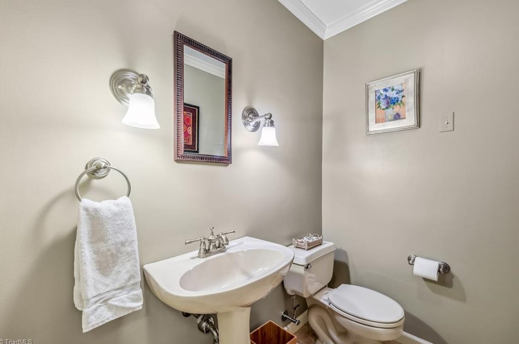 113 Hawkins Dr, Greensboro NC  exterior