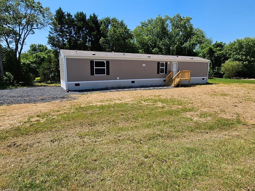 401 Brook St, Walnut Cove, NC 27052
