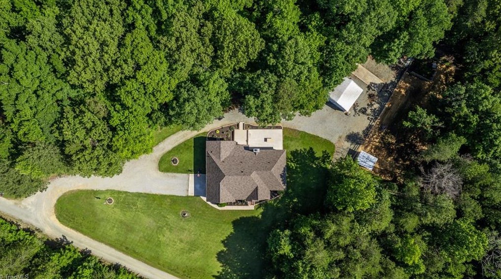2140 Crystal Spring Ct, Haw River, NC 27258