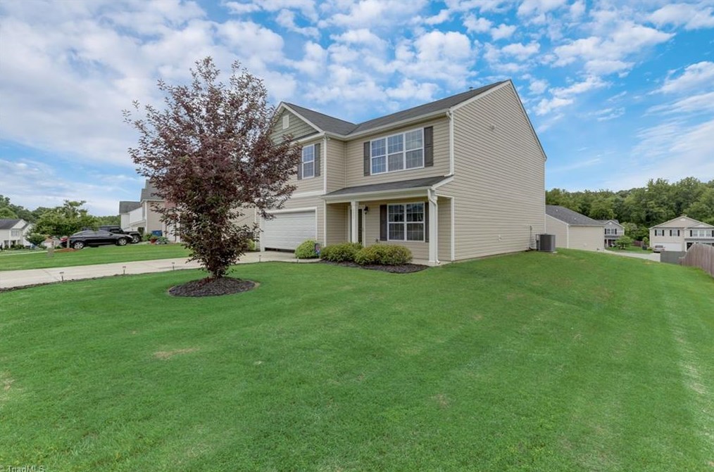 6602 Glenville Dr, Whitsett, NC 27377-9141