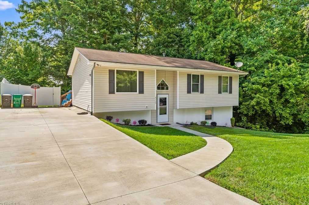 2117 Arbrook Ln, High Point, NC 27265-2479