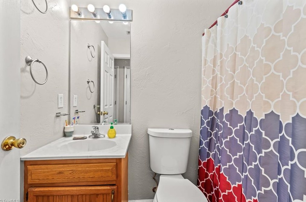 2117 Arbrook Ln, High Point NC 27265-2479 exterior