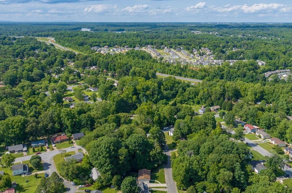 2117 Arbrook Ln, High Point NC 27265-2479 exterior