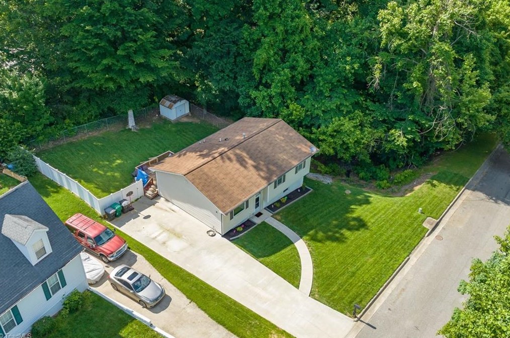 2117 Arbrook Ln, High Point NC 27265-2479 exterior