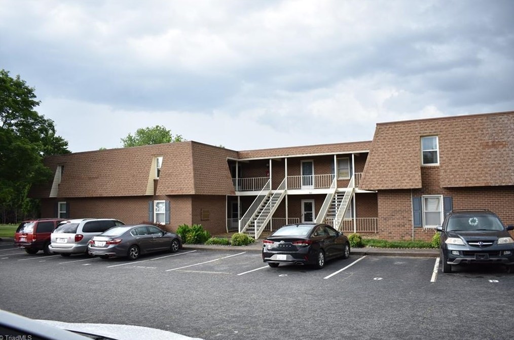 302 Windsor Manor Way, Kernersville, NC 27284-4491